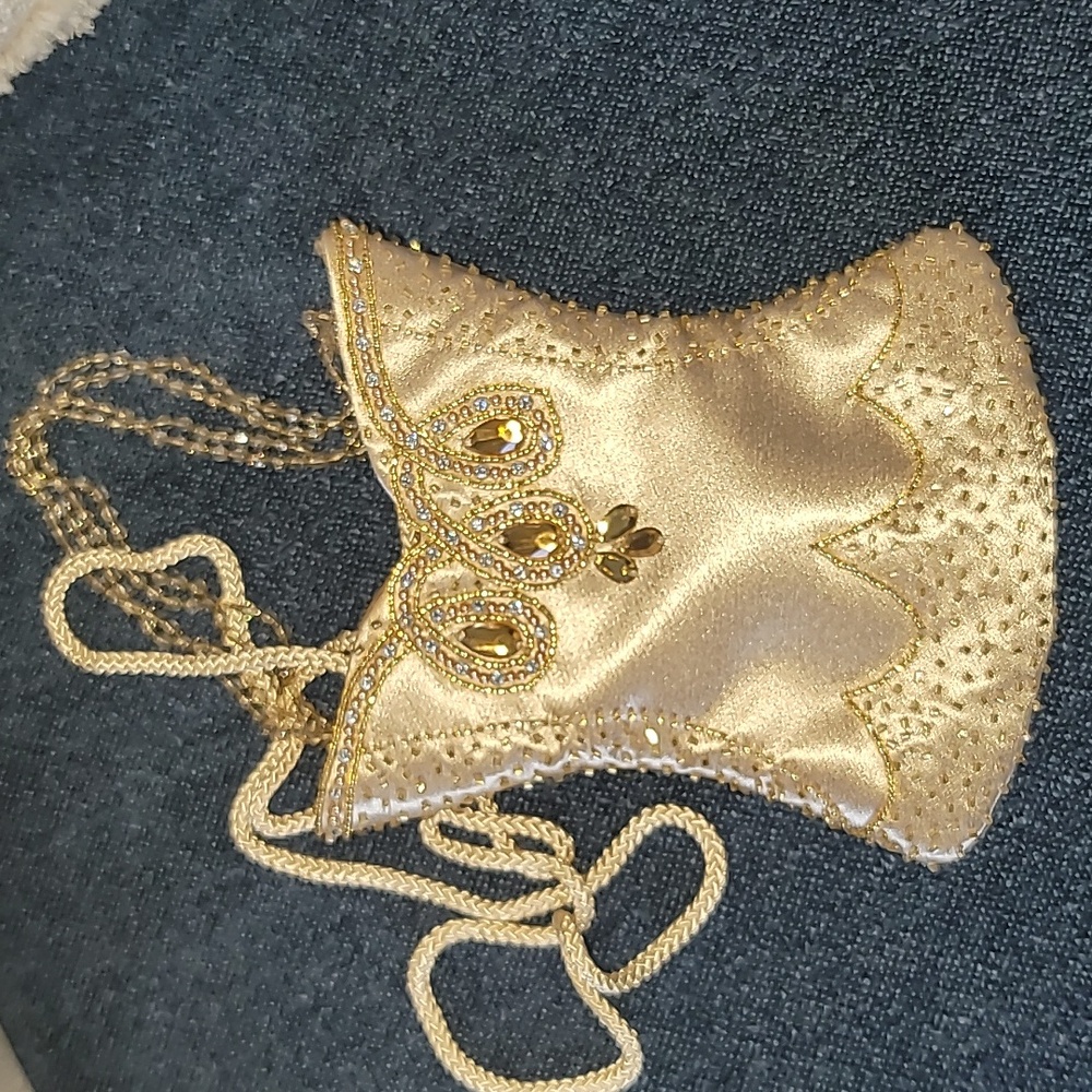 Satin Beaded and Rhinestone Gold Purse In Excellent Condition - Picture 4 of 4